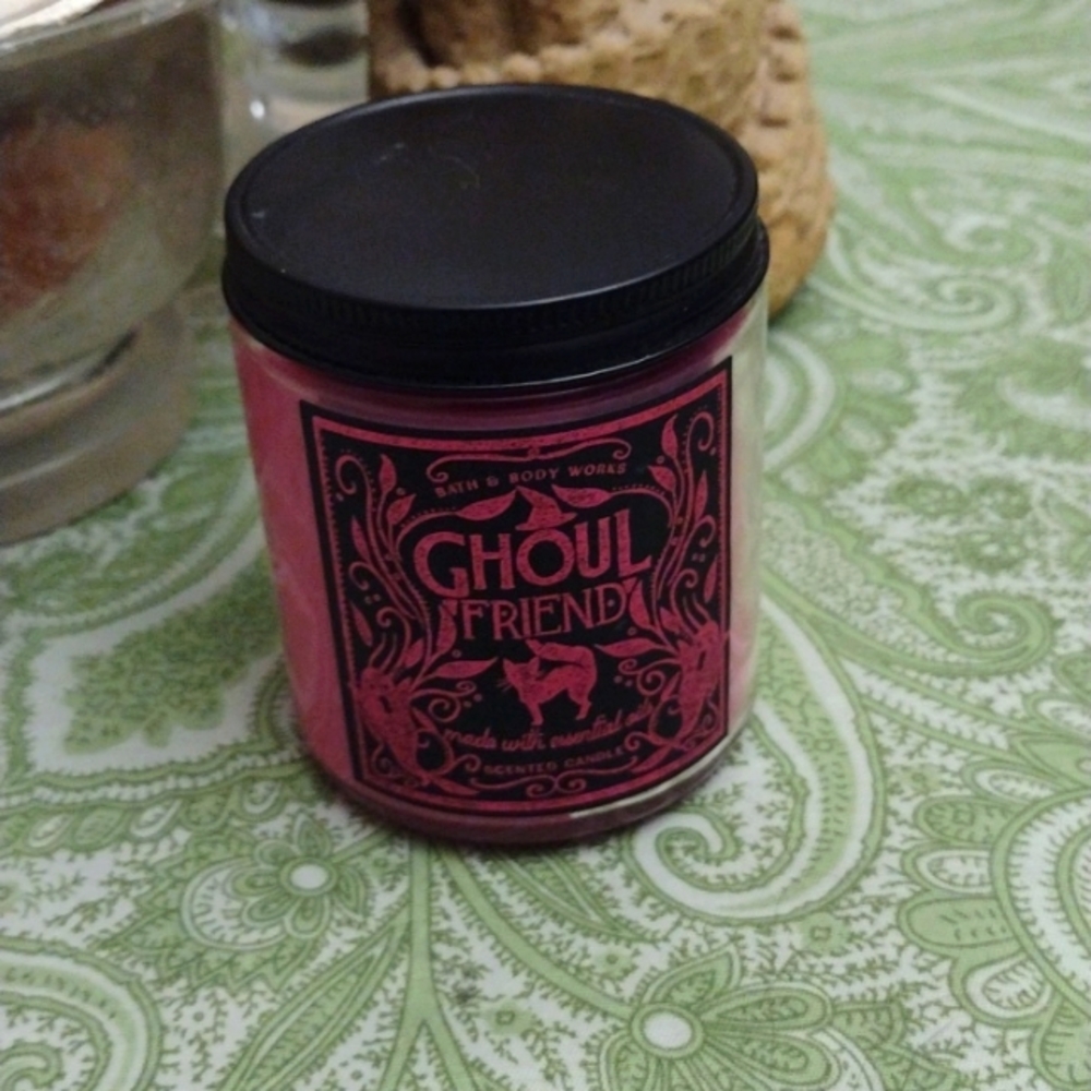 Bath & Body Works single wick pink candle